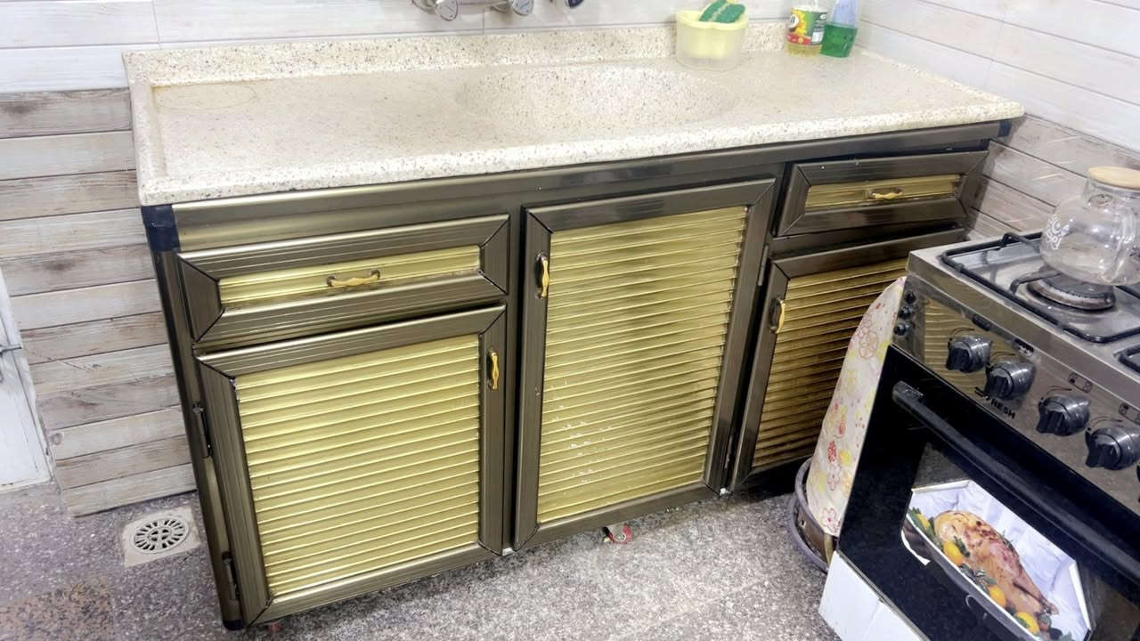 السلام عليكم
للبيع كامل مع السنك مرمر نظيف جداً
سعرة قفل 650 الف  غير قابل للتفاووض

***********
مكاني بغداد الكرخ حي الجهاد
