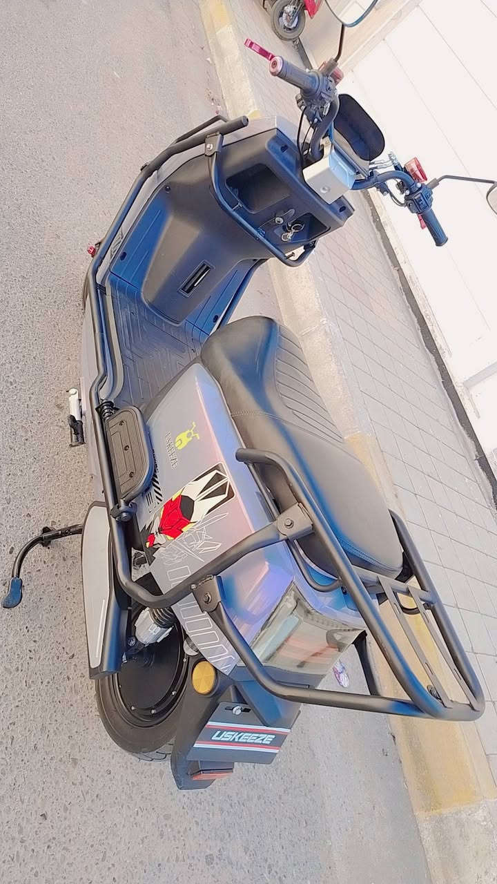 السلام عليكم 
موطور شحن للبيع 
شركة يوسكيز دبدوب 
موطور بعدة جديد 
مستخدم شي قليل 
بطاريات عدد 6 على فحص وضمان 
فول مواصفات 
نظام R بك سرع 4 
لايت زنون عالي ناصي
السعر 600 بي مجال قليل  
المكان داخل الرمادي 
الاستفسار ***********
