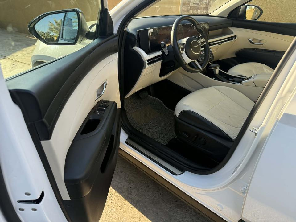 توسان ٢٠٢٥ خليجي
محرك ٢٠٠٠ 
بصمة  وتشغيل عن بعد 
كراسي الاماميه كهرباء 
صندوق خلفي  كهرباء   
بردات خلفية 
شاشة كبيرة متصله 
تبريد خلفي 
مانع انزلاق ومانع انحدار 
مري ترحيب وشفط 
شاحن واير لس 
هاند بريك بصمة 
اوتو هولد 
حساس أمامي وخلفي 
كامرة دوارة 
حساس تاير
ويل١٩ 
دشبول دجتال متغير 
لايت زنون متحرك 
داخل ابيض 
تحكمات استيرن 
السيارة  ماشيه 12 الف  رقم بغداد 
ملاحظه: الكشنات مغلفة  
السعر $228بيها مجال بسيط 
اتصال + وتساب 
***********مكان  بغداد
