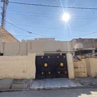 دار للبيع الموقع حي المعلمين قرب فلكة حجي عليوي المساحه 300م 077228939...