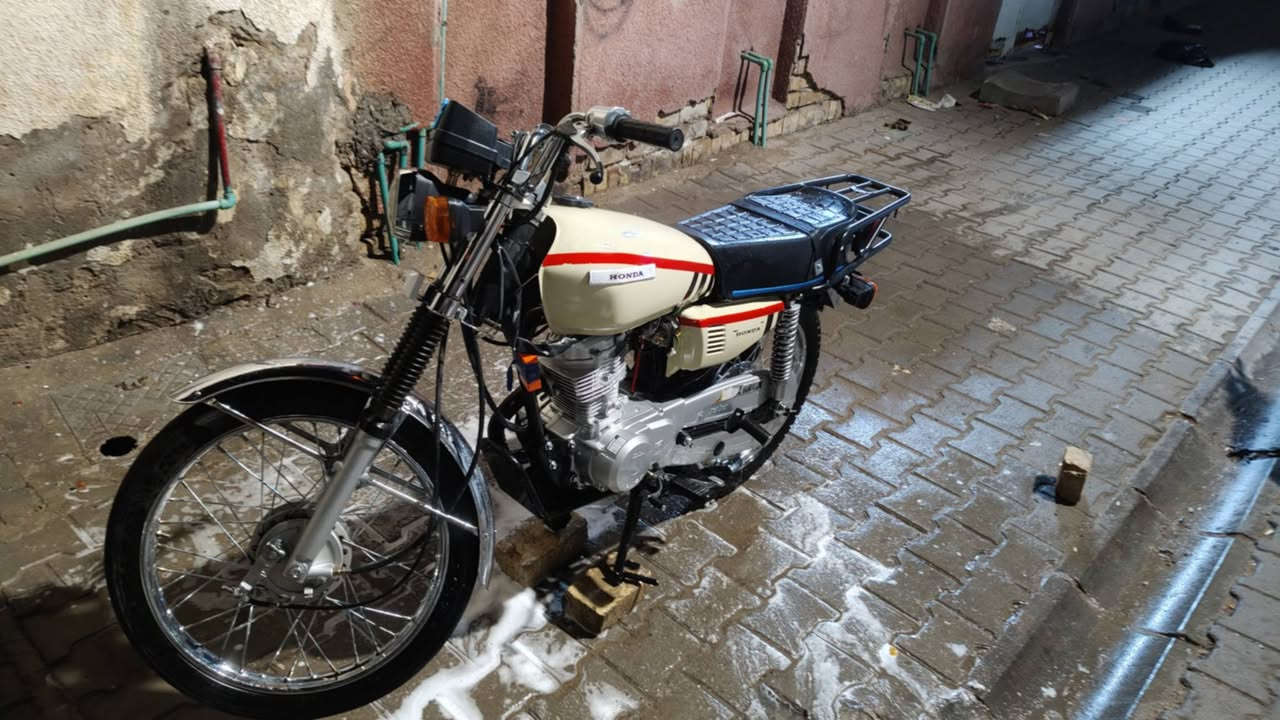 أسلام عليكم تعمير 25 شاصي 16تعمير كله اصلي بس مكينه هونده سعر 900اوبيها مجال  ***********
