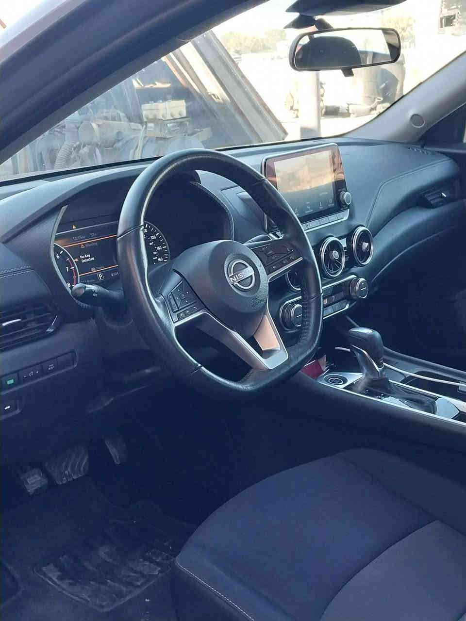 سلام عليكم
يوجد سياره سنترا موديل ٢٤ حادث باب خلفي فقط ايرباك شركة ' سعر السياره (  ١٦٠) ورقه، 
رقم الهاتف ***********
