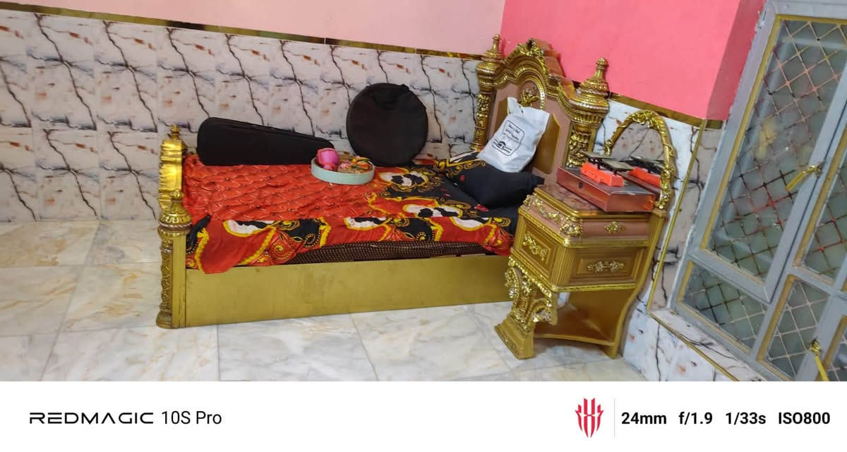 للبيع غرفه مصري زان الثقيله شبابيه ٢ جرابي ام النفر السعر مليون والتخم ١٠ مقاعد سعر مليون الدوره ***********
