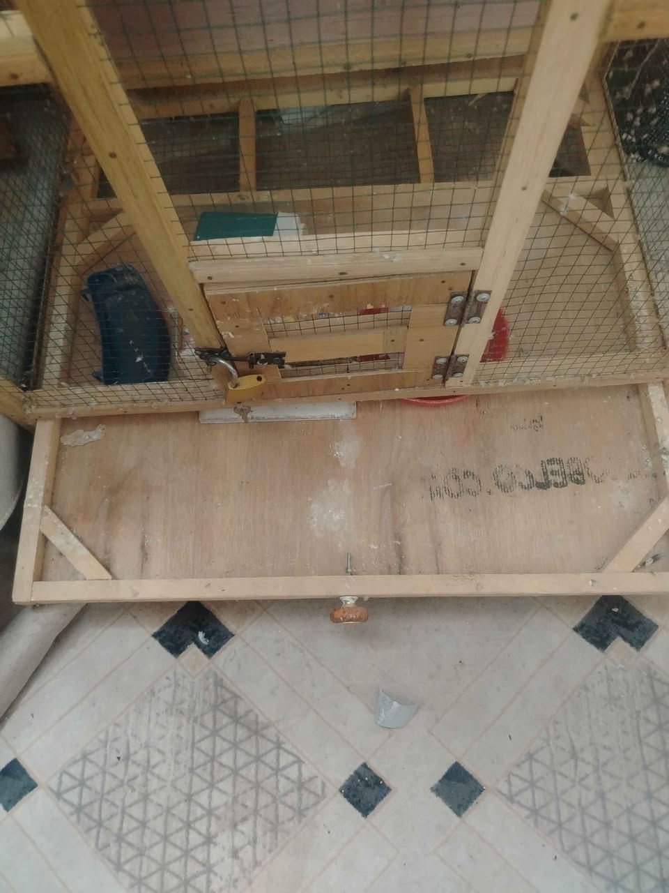 للبيع قفص لانواع الطيور مع بيوت ومع مطارات ماء عدد 2 قياس نفس الشي ثنينهن
قياس طول 130
عرض 100
متر في متر وربع
بيبان وقفاله
الله شاهد سويت الواحد ب 50 تزكام
اريد الواحد ب 30 وبي مجال مكان نجف قريه الغدير الاولى النجف, العراق


**إذا كنت صاحب هذا الإعلان وتريد حذفه لأي سبب، رجاءا أرسل رسالة إلى الدعم الفني**