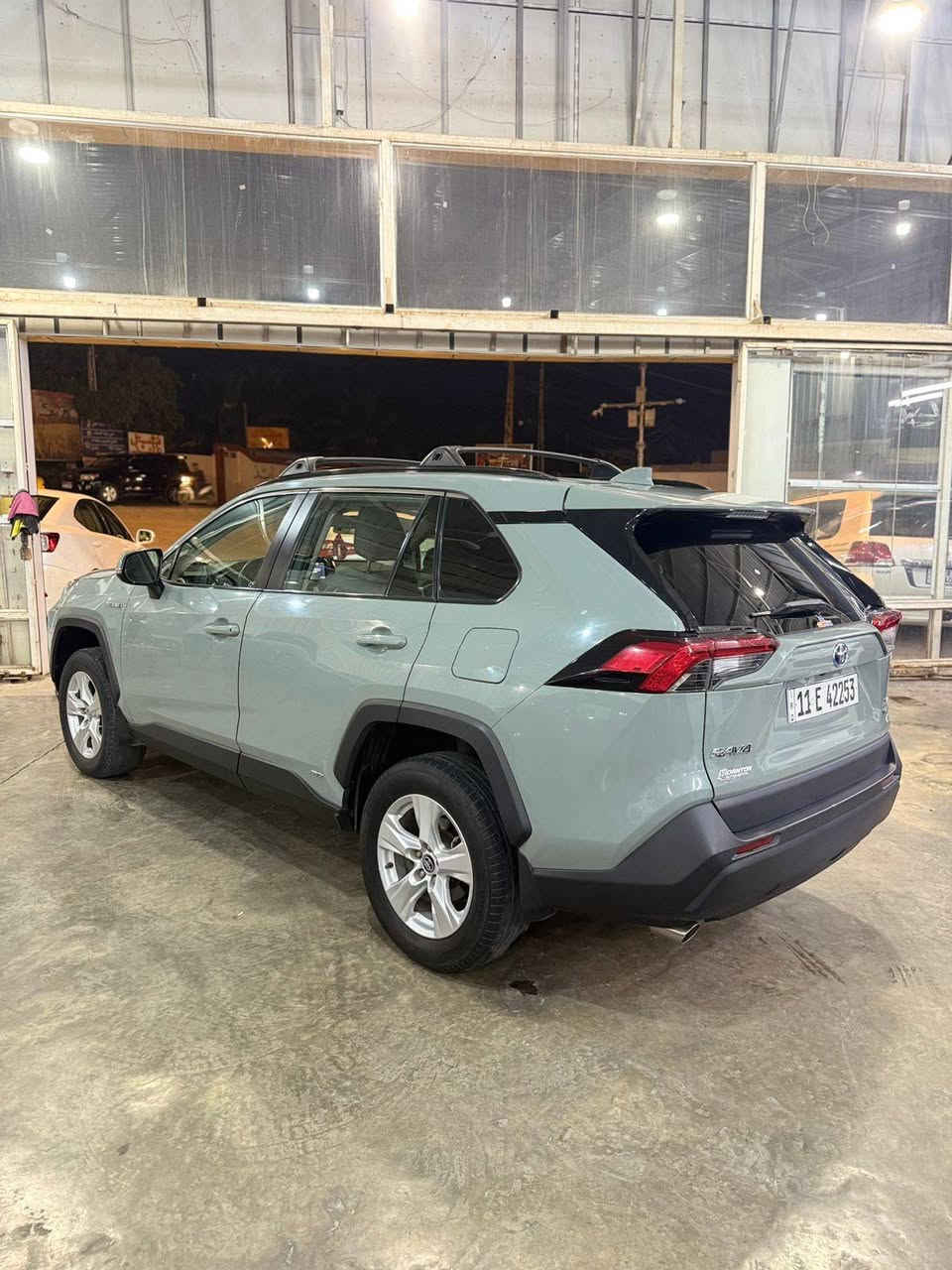 تيوتا Rav4
موديل 2021 امريكي 
هايبرد + بانزين 
ماشية 54 الف مايل 
حادثه موضح بالصوره 
صبغ جاملغ وبنيد بدون دواخل 
كرسي كهرباء 
بصمه ابواب 
بصمه تشغيل 
3 انظمة قيادة 
اوتو هولد 
هاند بريك بصمه 
السعر 190 ورقة وبيه مجال
للتواصل الاتصال على الرقم     ***********
