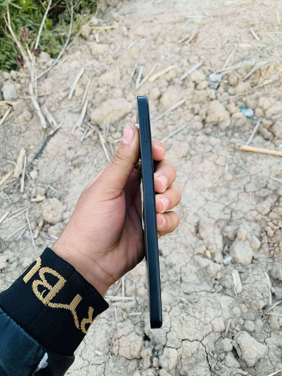 سلام عليكم
ريدمي A5 
بطاريه 5200 
الشاشه 120هرتز 
لون اسود . مكفول كفاله عامه . والكارتونه ويا بس بي فطر بل شاشه مبين بل صور . مراوس ب8 أو 7بلس .  وسعره 95 وبي مجال ماكني بغداد المحموديه . ***********
