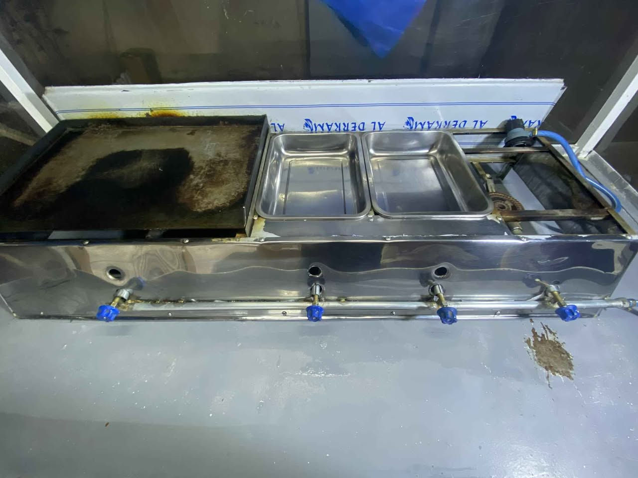 طباخ للبيع، بيه 3 عيون وگريل واحد. صارله شهر مشتغل، كلش نظيف. 

السعر: 120,000 و بي مجال
المكان: كركوك
اذا شراي راسلني كركوك, العراق


**إذا كنت صاحب هذا الإعلان وتريد حذفه لأي سبب، رجاءا أرسل رسالة إلى الدعم الفني**