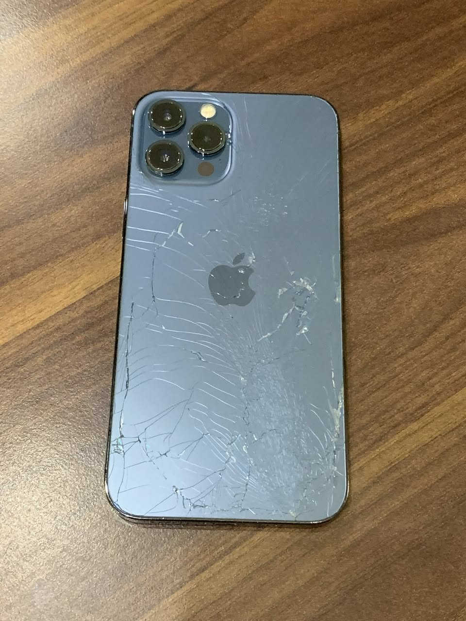 12 برو ماكس ذاكره 256 بطاريه 76 وتر بروف كله شغال بدون اي مشاكل الجهاز بي فطر بشاشه ممئثر ع ايشي لمسه جدا طبيعي مابي اي مشكله وضهر شوفت عينك شحنه يطول يوم كامل تواصل مكثف السعر 400 وبي مجال بسيط  العنوان بغداد جسر دياله الجديد للستفسار اتصل ***********
