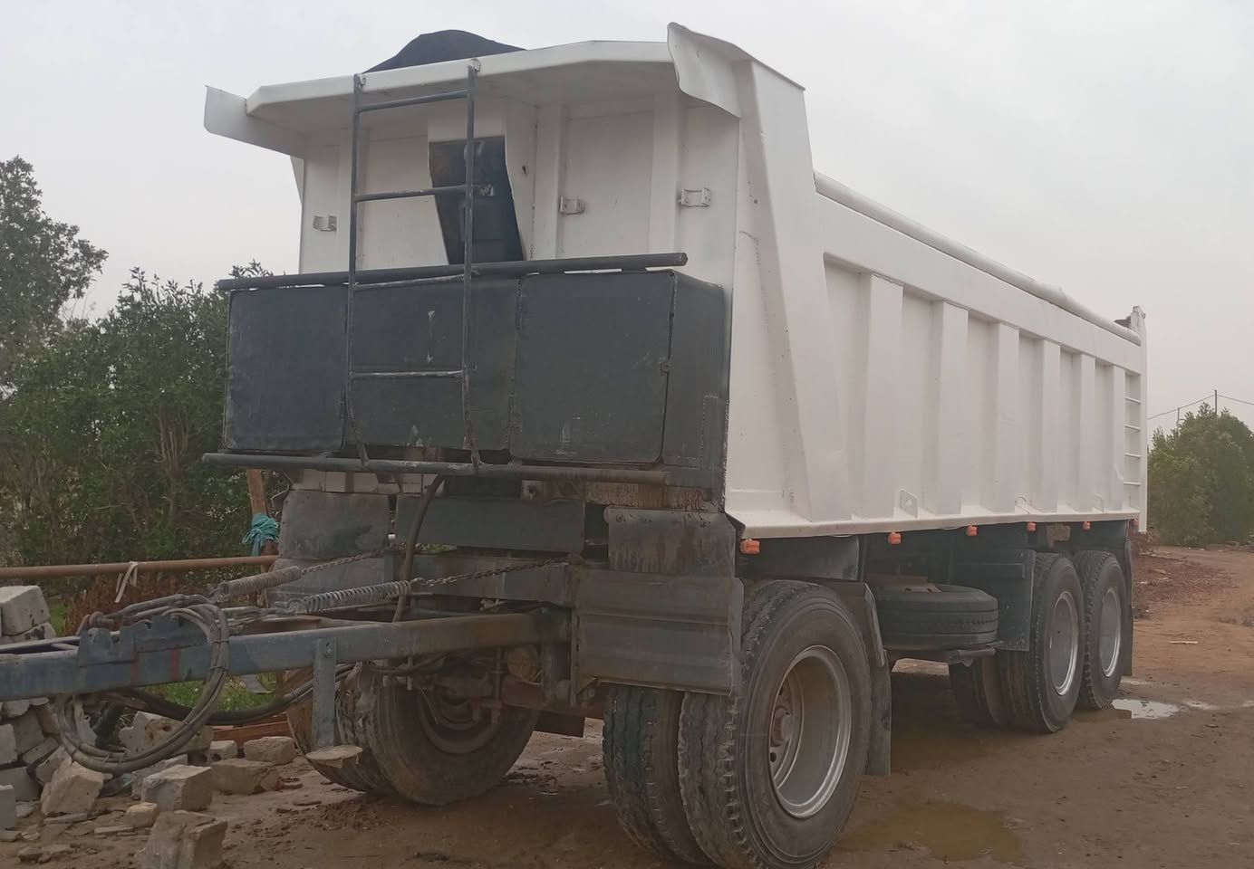 مقطورة البيع طوله 7وربع تخم تاير***********
