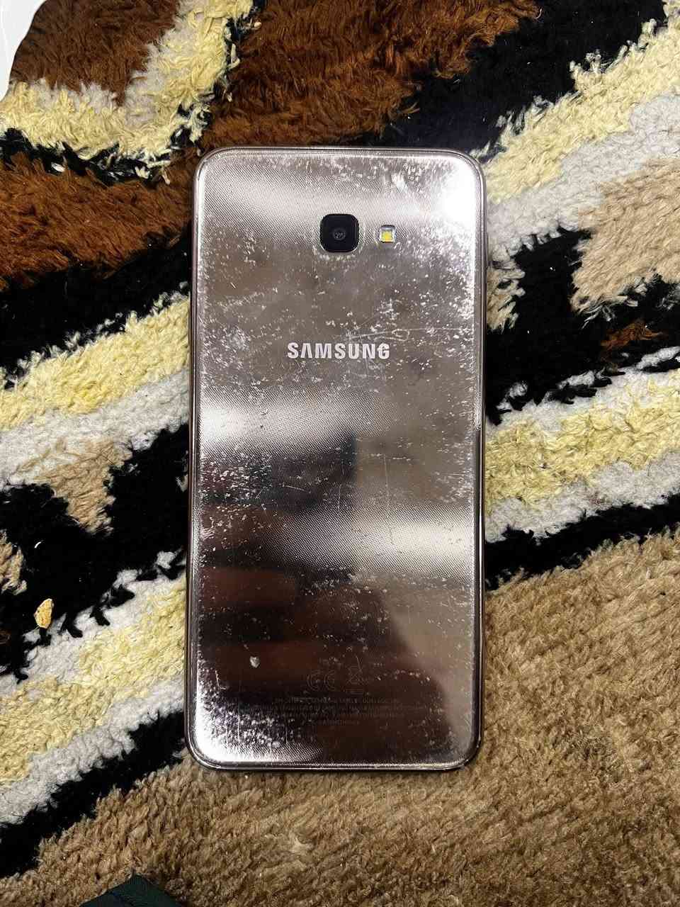 للبيع سامسونك j4+ نضيف بلشرط شغال كلشي سعر ٩٠ و بي مجال كركوك يم كراج بغداد ***********
