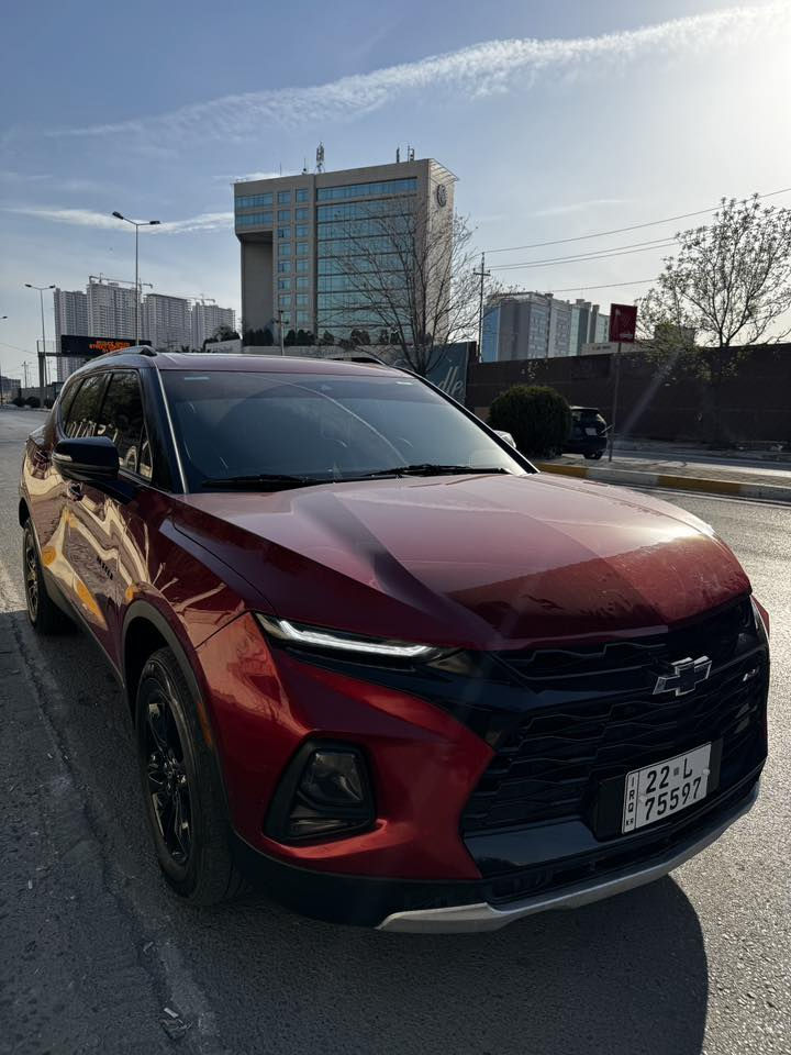 السلام عليكم
بلايزر  Lt3 بلاك توب موديل 21  محرك 6 سلندر 3.6  
الضرر:  ( قطعة وحدة ) 
مكفولة من الشواصي واللغد وتقرير مالتهه موجود 
 سيارة جاهزة مابيهه نقص وباسمي تحويل او وكالة
 السيارة بيهه تخويل بالتضليل 80‎%‎ من المرور 
 المواصفات:
1- كشنات جلد 
2- كشنات الامامية كهربائية  
3- تدفئة للكشنات الامامية 
4- 3 انظمة قيادة ( عادي ‎﮼ سبورت ‎﮼ ثلجي ) 
5- كامرة خلفية دوارة مع حساسات خلفية
6 - صندوق كهربائي شفط 
7- بانوراما على طول القمارة 
8- لد نهاري 
9-اطفاء ذاتي 
10- توقف ذاتي عند الحوادث
11- نقطة عمياء 
12- شاشة كبيرة   
13-نظام صوتي 
14-قيادة شبه ذاتية
15 - سايد بريك بصمة 
16 - ويل بلادي اسود 
17 - تشغيل عن بعد
18- اربع بصمات ابواب  
19- مري كهرباء
20- تحديد مسار 
21- حساسات خلفية 
22- رادار  امامي تفاعلي مع التنبية ( داتا شو ) 
23- شاشة عطلات 
24- كير 9 نمر 
25- دفع رباعي 4X4
26 - تحكم سترين جهتين 
27- لايت زنون بلادي عالي ناصي
***********
