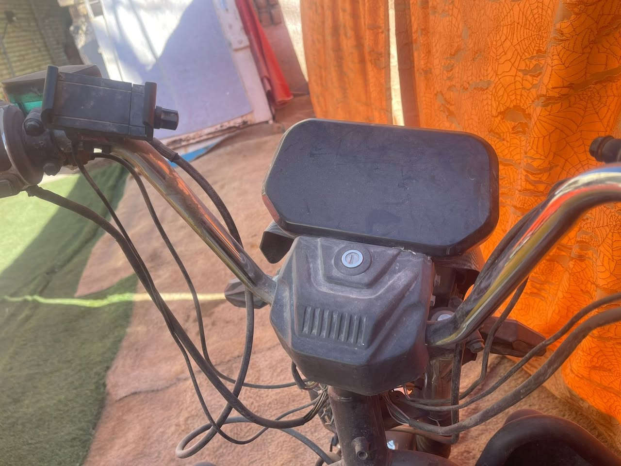 السلام عليكم دراجه شحن موديل 2025 شغاله ومكفوله السعر 600 مكاني بغداد الكرخ‭0776 865 8980‬
