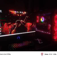 فقط شاشه وكيس  فقط شاشه وكيس للبيع   rx 580 8g  Ram16DDR4  cpu xeon e5...