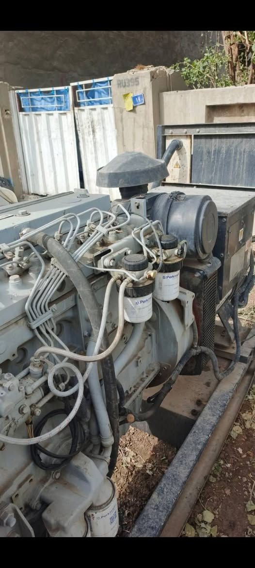 مولدة بيركنز ١٠٠ كيفي بلادية نظيفة جدا سيت بلادي للبيع بغداد ***********
