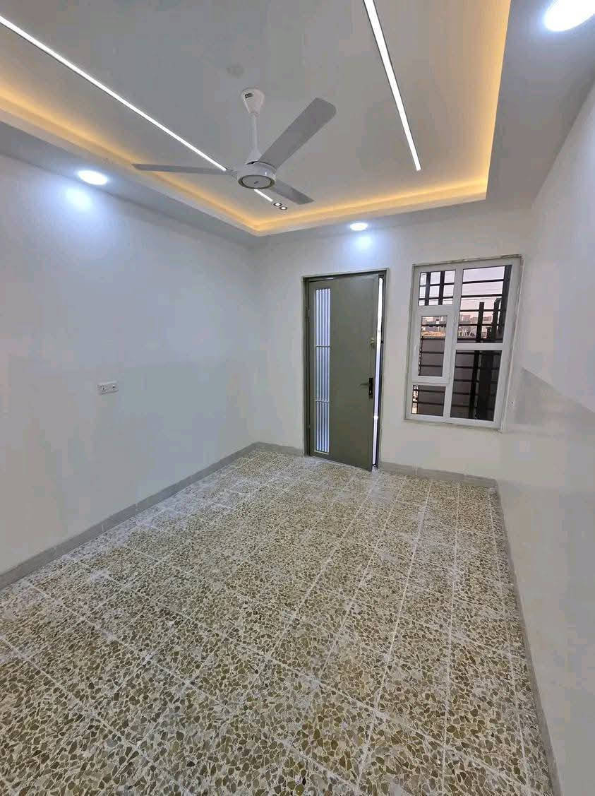 للبيع بيت 100م طابق واحد واجهة 5م العمق 20م الموصل أيسر حي السماح السياسين مقابل المدرسة الكويتيه السابعة ع شارع ١٥م اتجاه شروق بناء حديث زيرو تسليم فوري بسم الشرعي مباشر سند ملك صرف طابو الزهور سكني 
مجهز بنظام دكتات وجبس بورد 
مقابل حديقه 
يتكون الدار من كراج ومطبخ واستقبال وهول وصحيات وغرفة نوم وبيتونه موقع ممتاز مقابل البيت حديقة رصيف 5 أمتار 
للتواصل و الاستفسار اتصل ع الارقام 
***********
***********
مكتب البساتين 
حي البكر سايدين كنيسة تيتانك
