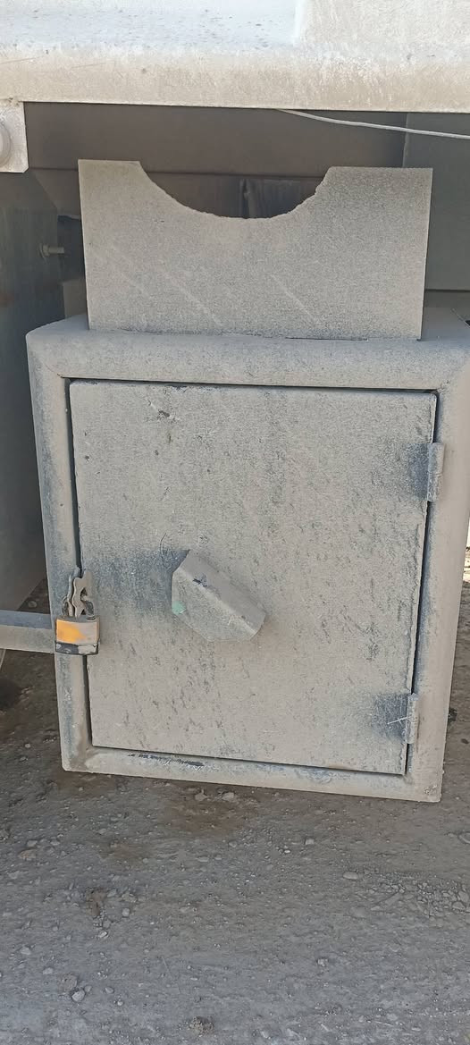 السلام عليكم غراض للبيع كلمن وسعره ***********
