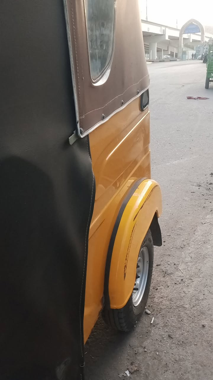 ,سلام وعليكم تكتك لبيع مديل 21 رقم وسنويه تخم تاير جديد كهربايات شغاله ضفيره جديدة تكتك فقط لغد بي صبغ ومعجون لباقي مكفول سعر 7250 وبيه مجال ***********
