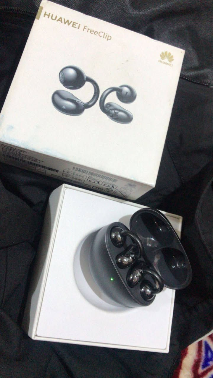 سلام عليكم سماعه هواوي فري كلب 1 غنيه عن التعريف نضافه 99 استخدام اقل 20 يوم السعر 160 بيه مجال للعلم اخذته 175 جديده بغداد مدينه الصدر ***********
