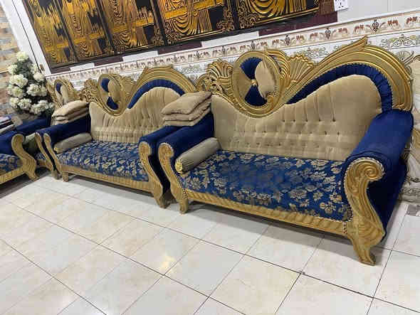 تخم ونص قنفات للبيع 2 كراسي و3 قنفات ام 3 نفرات و2 قنفات ام نفرين نضيف مكان العماره حي الخضراء السعر 600 وبي مجال رقم ***********
