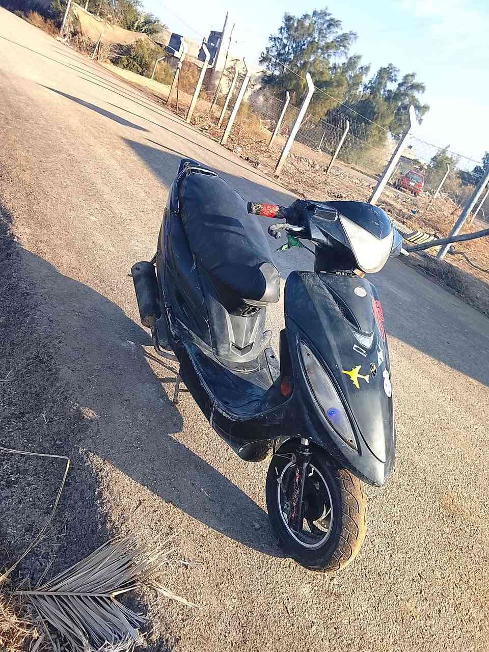 السلام عليكم
دارجه جي فور للبيع او مراوس ب ايراني 
السعر 230وبيها مجال  للشراي دراجه شغاله من كلشي كهربائيات وكامله 
شغل واطلع 
مكاني رفاعي 
رقمي *********** بي واتساب
