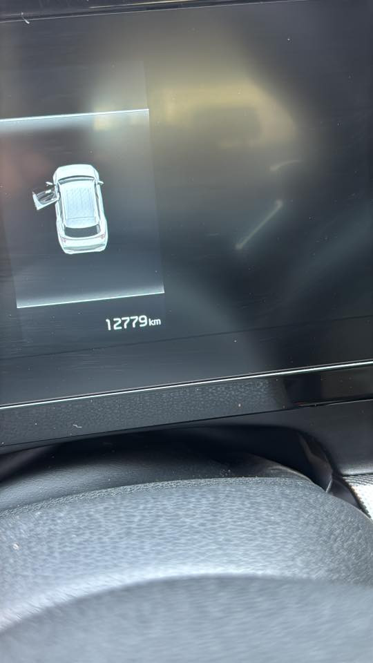 السلام عليكم
سبورتج 2025 بلاك ادشن قماره حديد ضمان الدولية بأسمي مكانها بغداد 
ماشيه 12الف بعدها بالضمان 
237$ بيها شي كلش قليل 

‭
0789 000 7640‬
