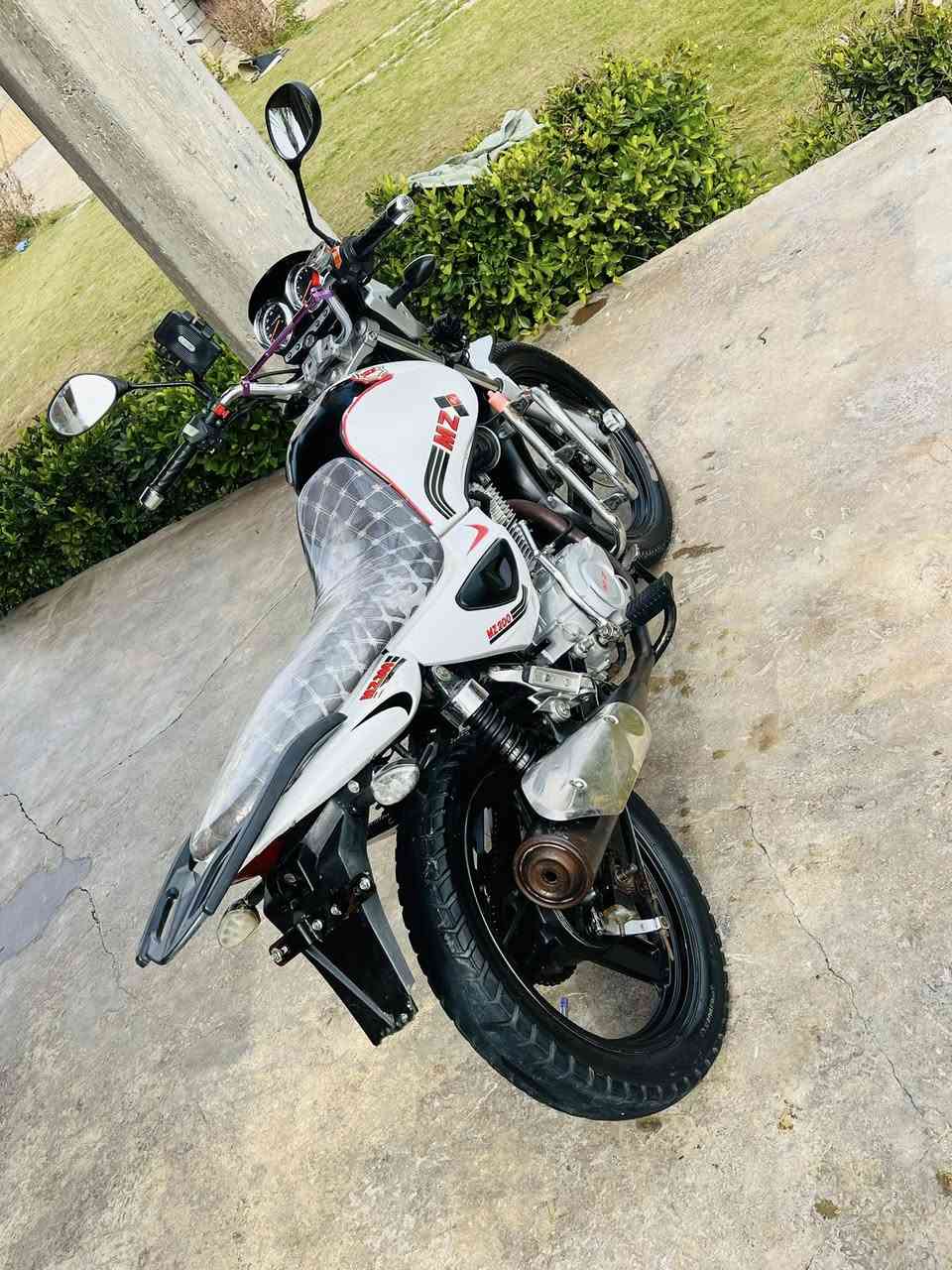 Mz للبيع محرك ٢٠٠ موديل ١٩السعر تصال ع رقم ***********
