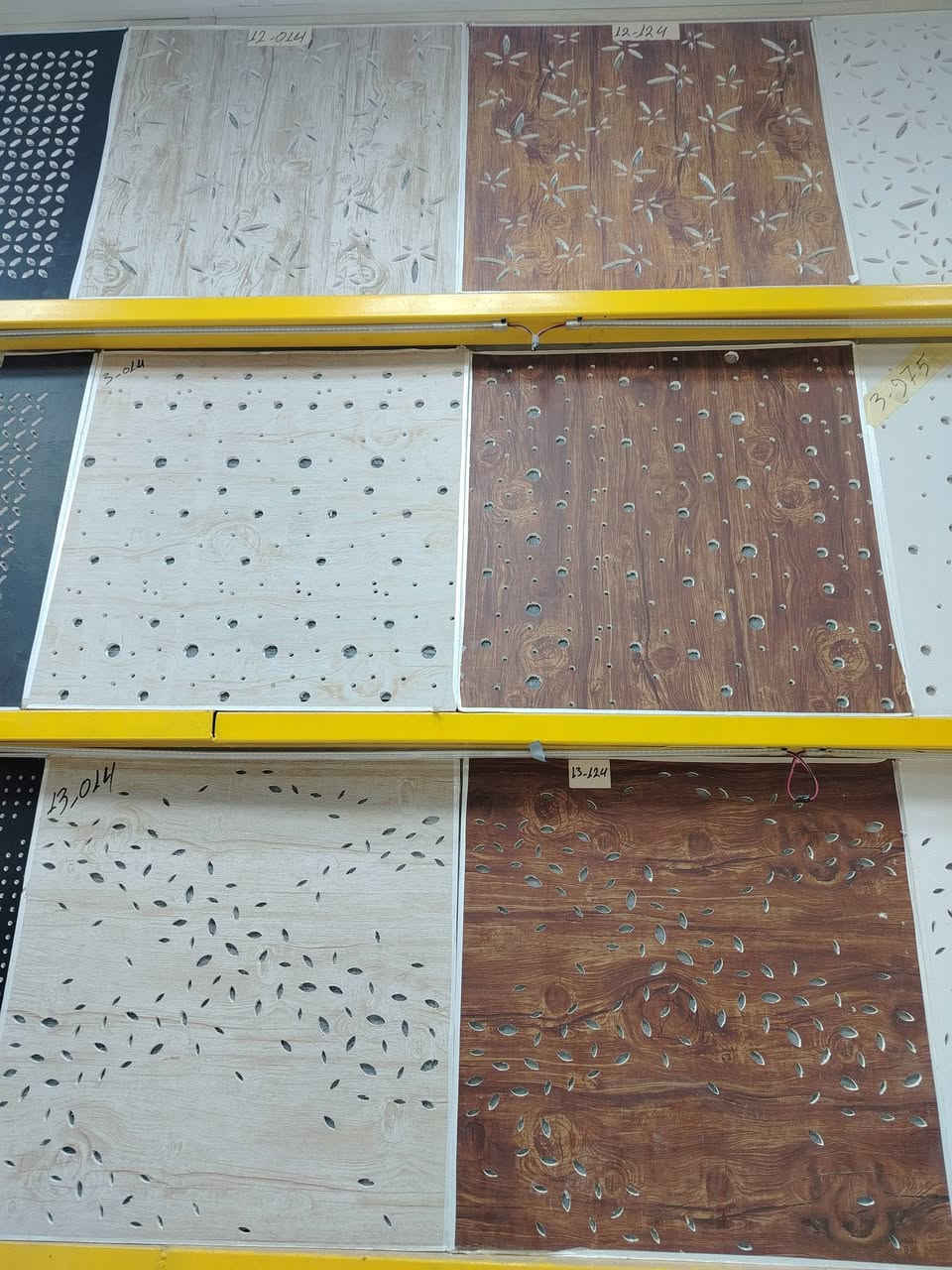 عمل وبيع جمله ومفرد كافه أنواع الديكور واصباغ ورق جدران سقف ثانوي تغليف جداري بديل الخشب وبديل رخام لاصق جدران اتصل واتساب *********** يوجد خدمة توصيل
