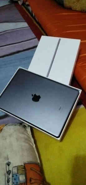 الايباد 9 ذاكرته 64
بطاريته 89 
مبدل فقط حساس 
سعر 150 بيه مجال قليل
مكان ناصريه مركز يم جامعة العين 
***********
