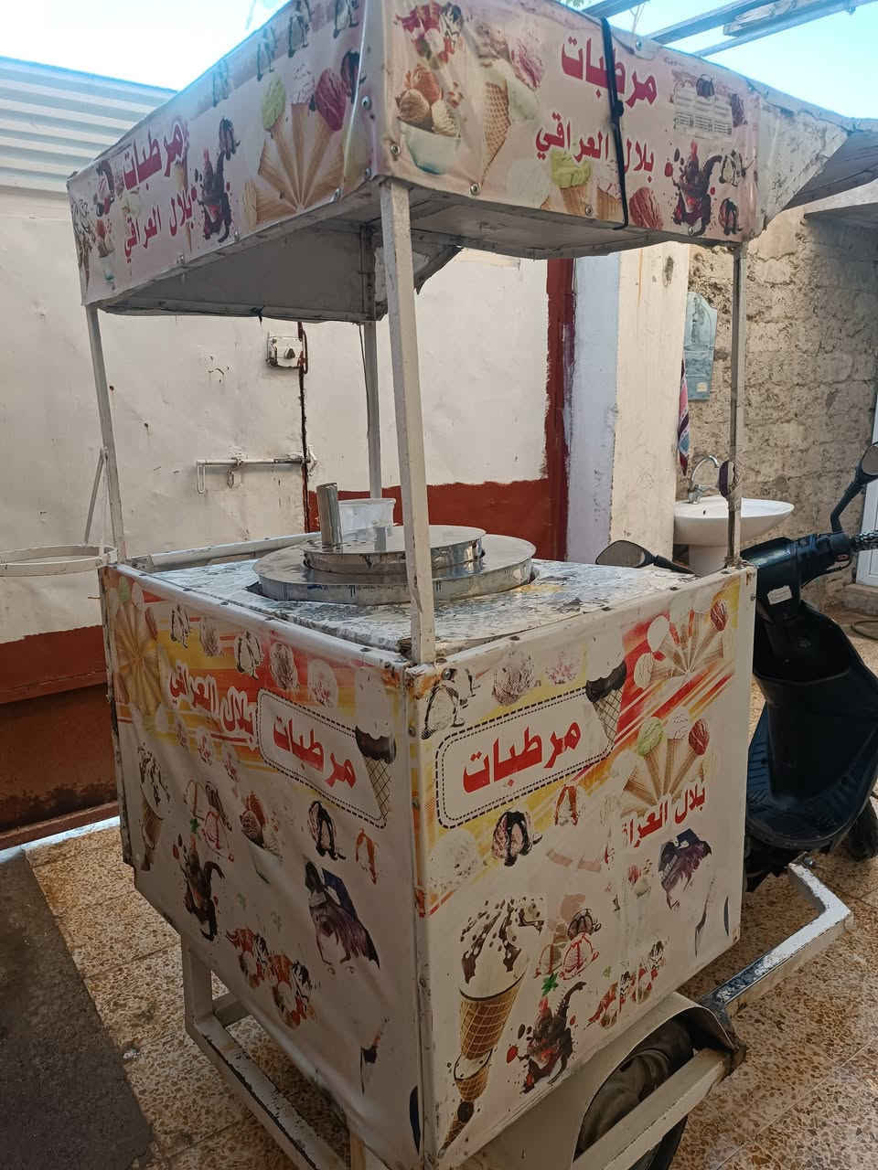 سلام عليكم اخوان عندي مطور دولفين  للبيع مع عربانه مال موطه كامل مع غراض السعر 400 قفل ملاحظه مطور مكنه مامفتح ولا شصي مكسور شرط اربعه تيات جديد كبل على شغل وشغلو خير من الله ويحب يستزق هذا رقمي *********** المكان كوكجلي
