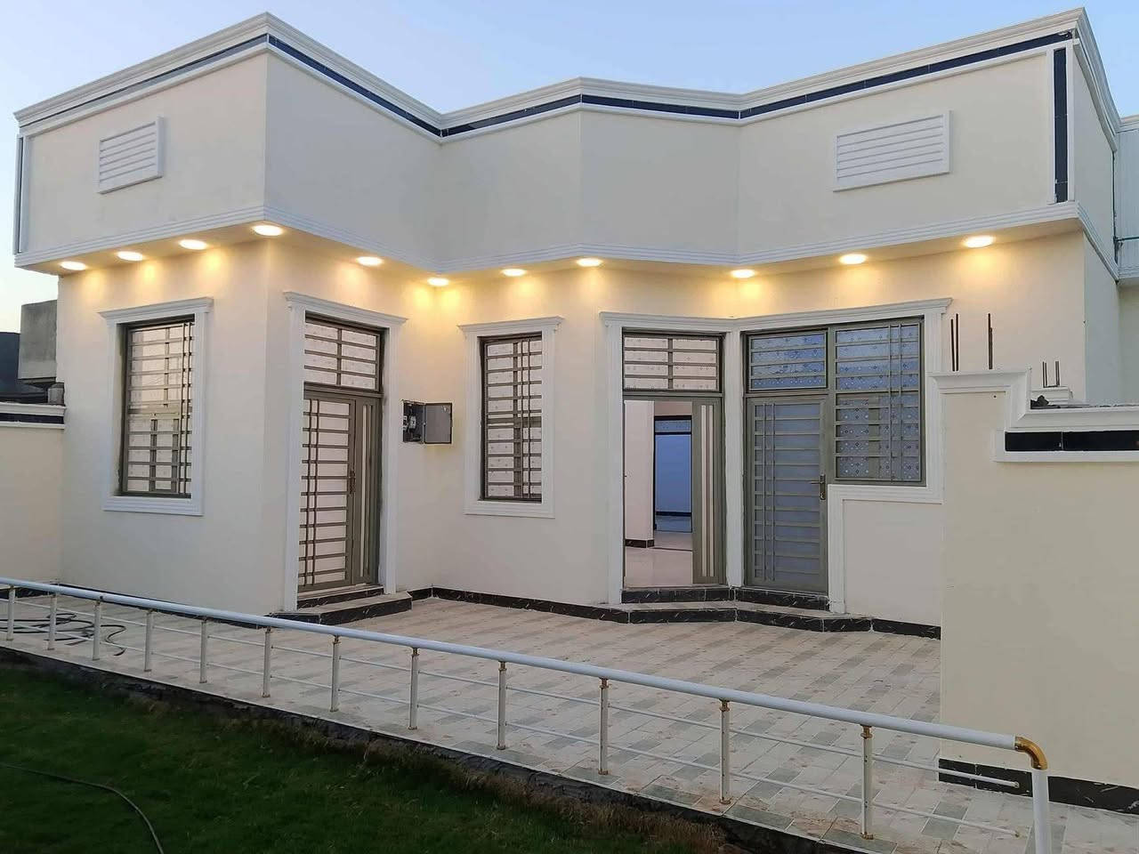 #اسعد_الله_اوقاتكم_بكل_خير⁉️👋🏼

دار سكن للبيع بناء 2025

#المساحه 270 متر 👍 *********** محمد الاسدي للاستفسار

#جنس_العقار :: طابو ملك صرف زراعي باسم عراقي سند 25 

#العنوان :: البصره أبي الخصيب ابو كوصره ثالث عن شارع ابو كوصره رئيسي
#يحتوي البيت على ثلاث ٣ غرف منام كبار
و ديوان
و مطبخ و صاله
و مناور عدد 2
و صحيات داخلي وخارجي  و كراج سياره وحديقه 

#البيت جاهز من كلشي تستلم البيت عنده المكاتبه
كامل من مقطوره و كيزر و ماطور
جيب اثاثك و اكعد
و الف عافيه الي ياخذه

جميع الخدمات متوفره ماء كهرباء ومدارس 
#السعر (( 120 مليون  وبي مجال 
#للاستفسار الاتصال على الهاتف 📳📞
📳***********
