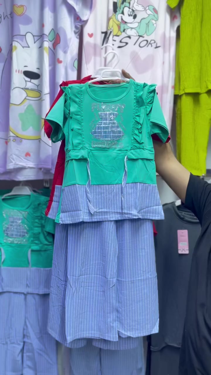 تراك بناتي 
قياس  5-10 سنة 
السعر —- جوا السوك🤩🤣 
يوجد توصيل 
#غصن 
 #المكان_المناسب 
#قضاء_النصر_مجاور_جنه_الاسعار_للاطفال @إشارة


**إذا كنت صاحب هذا الإعلان وتريد حذفه لأي سبب، رجاءا أرسل رسالة إلى الدعم الفني**