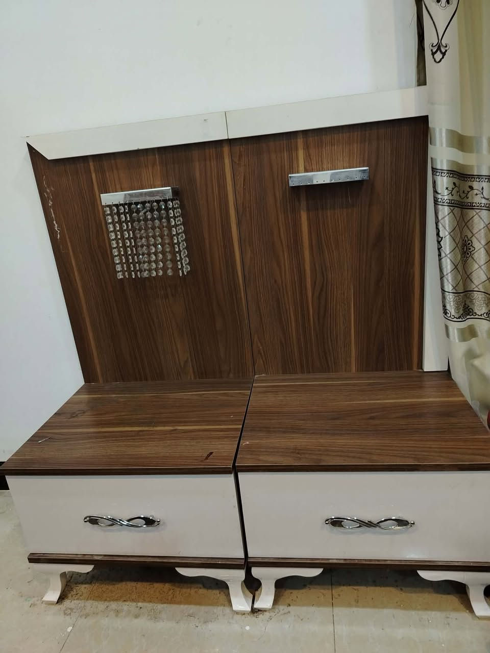 السلام عليكم
غرفه نوم للبيع نضيفه كلش بيها ضرر بس بالميز مالتها مجراتها واكعه السجه مالتهن تتصلح للبيع ٢٥٠ وبيها مجال


**إذا كنت صاحب هذا الإعلان وتريد حذفه لأي سبب، رجاءا أرسل رسالة إلى الدعم الفني**