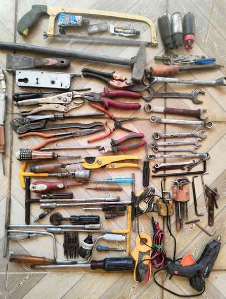 اشياء ورشة مستخدم اكثر من 100 قطعة سعر الوحدة 500 دينار كلها 55 الف مع التوصيل كل اصلي بشرط 
***********
*********** أربيل
