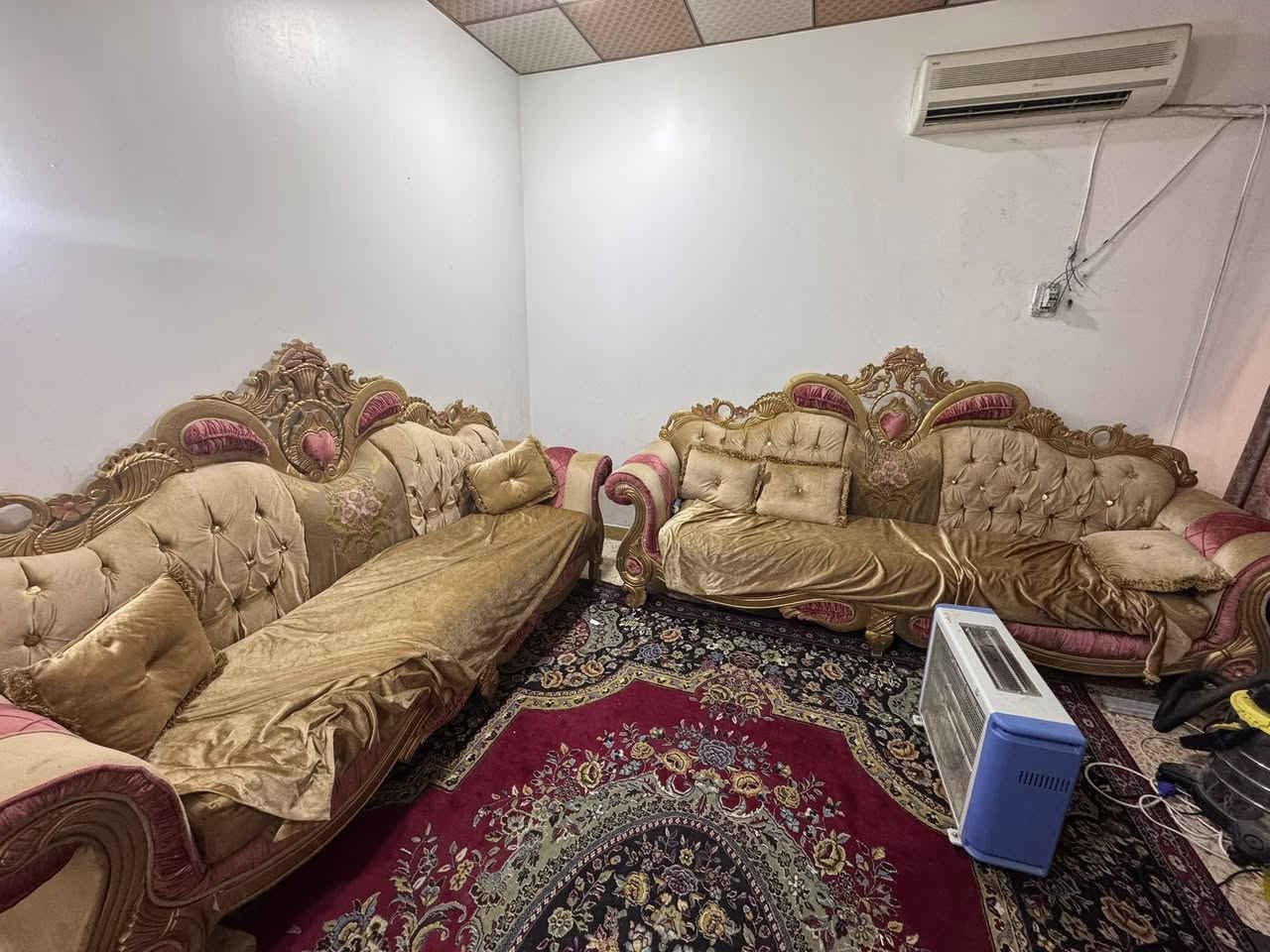 للبيع ديوان ابو 19 مقعد للاستفسار ***********

