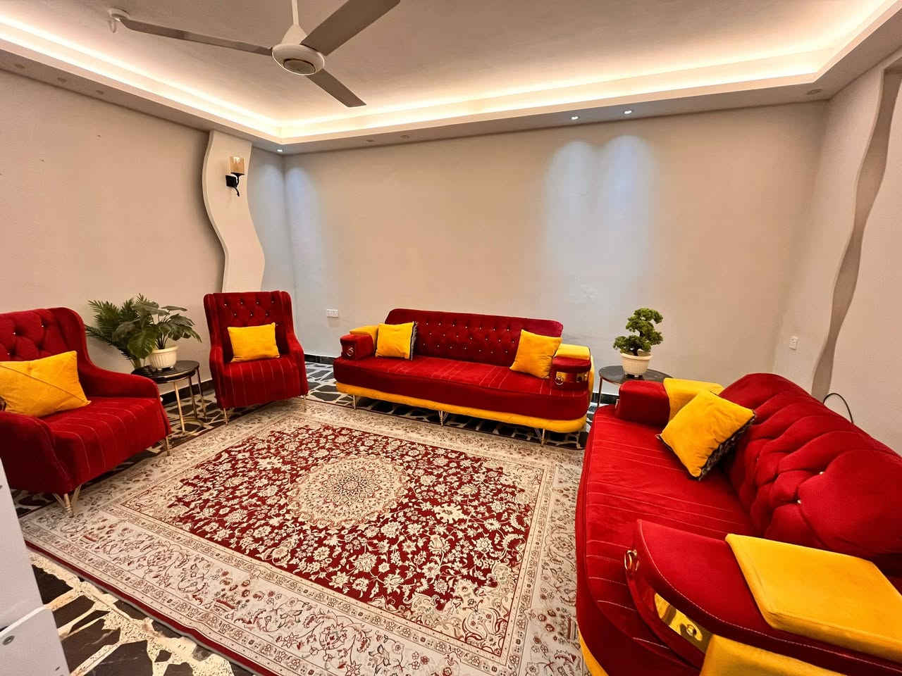 غراض لبيع  بغداد الغزالية 
تخم تركي أخو جديد 7 مقاعد  سعره   500 بيه مجال  
ميز طعام 4 كراسي سعره 125 بيه مجال  الاتصال أو مراسله وات ساب  ***********
