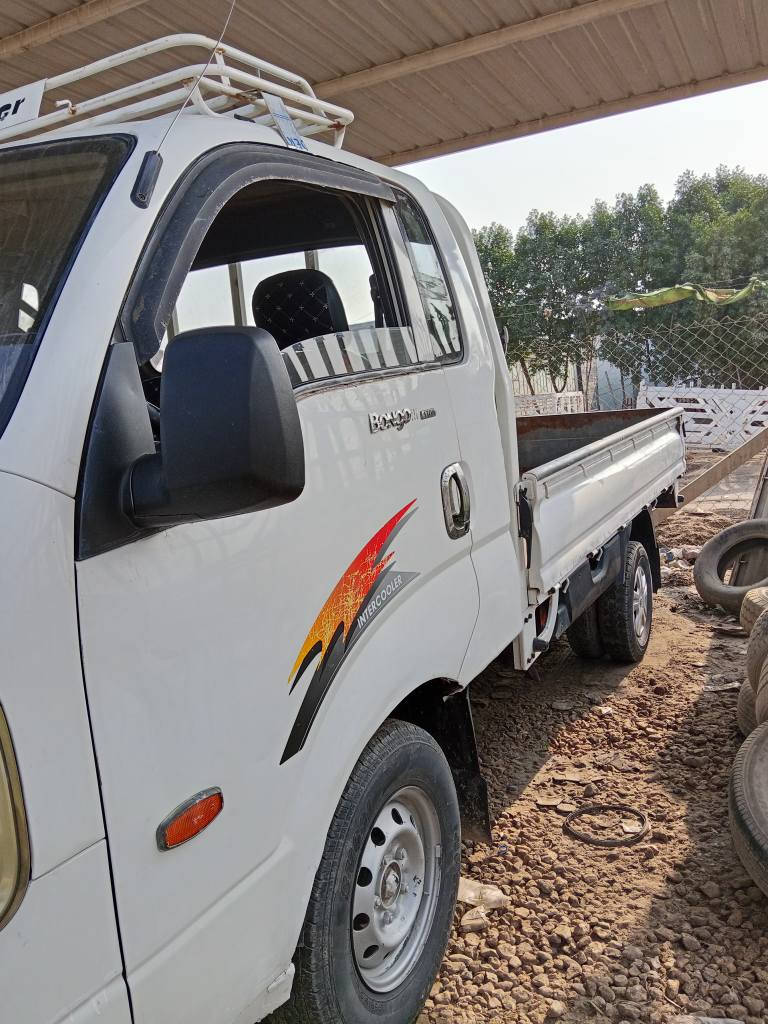 السلام عليكم للبيع كيا 3000 مفتوح موديل 2007 السعر 75 وبيه مجال رقم بابل ***********
