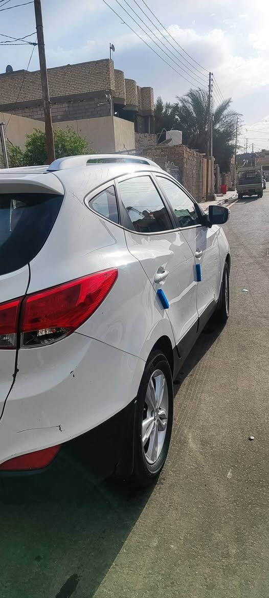 السلام عليكم توسان خليجي 2014للبيع نضيفه بوضع شركه
مكفوله كفاله عامه بيه بس بارد شبر يم قبق البنزين وحافه الكنر جوه الرقم المكينه والكير مكفولات السياره نضيفه خير من الله مال جناي محرك 2000 دوش مواصفات
تحكم كامره شاشه رقم السياره بغداد نكليزي باسمي تحويل مباشر ثاني يوم 
السياره مكانها كربلاء السونار ايظآ موجود
السعر 158 ورقه رقم الهاتف ***********
ملاحظه ما متواجد على الفيس
