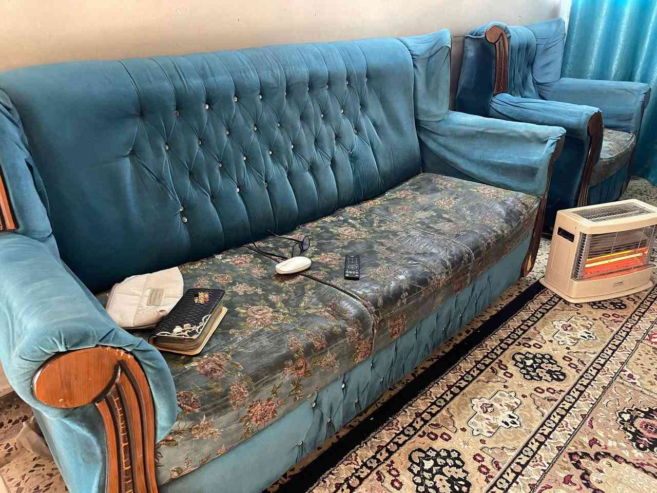 تخم للبيع ١٠ مقاعد ويا البردات السعر الي انتو تريدو


**إذا كنت صاحب هذا الإعلان وتريد حذفه لأي سبب، رجاءا أرسل رسالة إلى الدعم الفني**