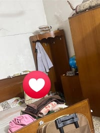 غرفة • خشب قديم • ثمانينات
