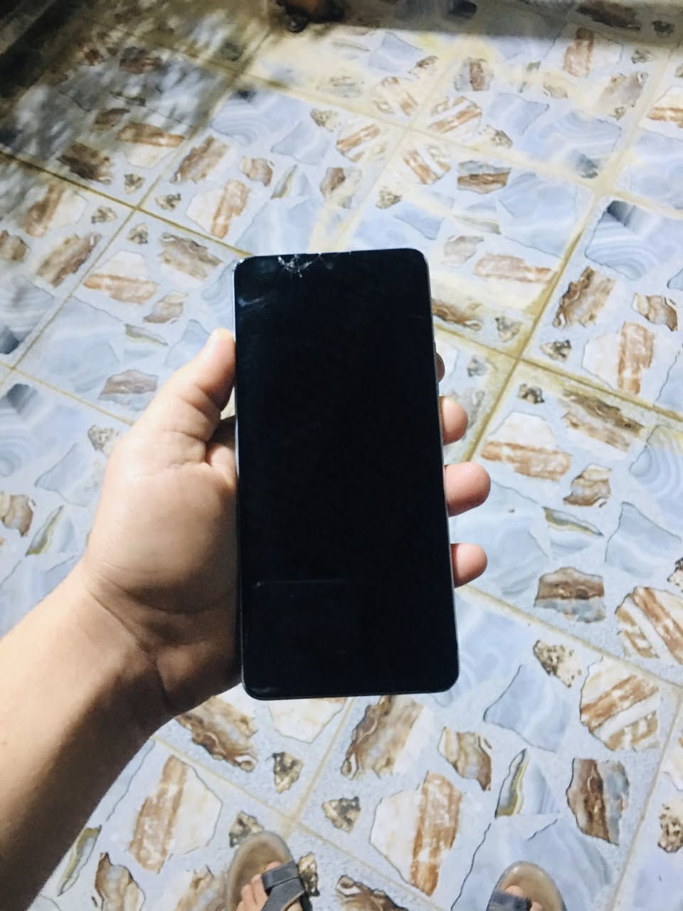 السلام عليكم
بوكو x6 pro 5g
ذاكرة 512
الكارتونة موجودة 
بي كسر بالشاشة موضح بالصورة
السعر185 وبي مجال
للأستفسار الاتصال على الرقم 
***********
