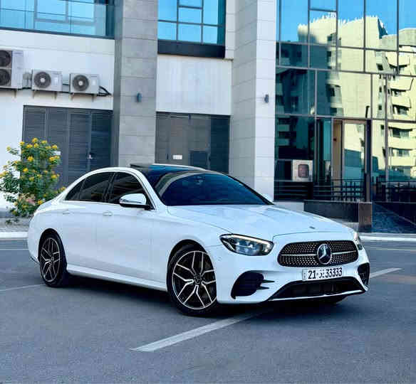 ‏Mercedes Benz E350 AMG 2021
 كفاله عامه السياره عده الدعاميه الاماميه فقط 
 ماشيه 30 الف 
فول موصفات 
1. فتحه سقف 
2.  بصمات ابواب 
3. كأمره خلفيه 
4. لايت متحرك 
5. كيج إلكتروني متغير 4 أشكال 
6. شاشه حجم الكبير 
7. حزام كهرباء سحب  
8. رادارات امامي خلفي جوانب 
9. حساسات 360 درجه 
10. صندوق كهرباء 
11. شاحنه لاسلكي 
12. اتو بارك + اتو هولد
13. لد داخلي متغير 64 لون 
14. سماعات برو مستر 
15. كشنات تدفئه
16. ويل 19 AMG أصلي 
17. صفر مسج جديده جداً السياره 
مكان السياره بغداد اليرموك 
الاستفسار ***********
السعر 350 ورقه بغداد
