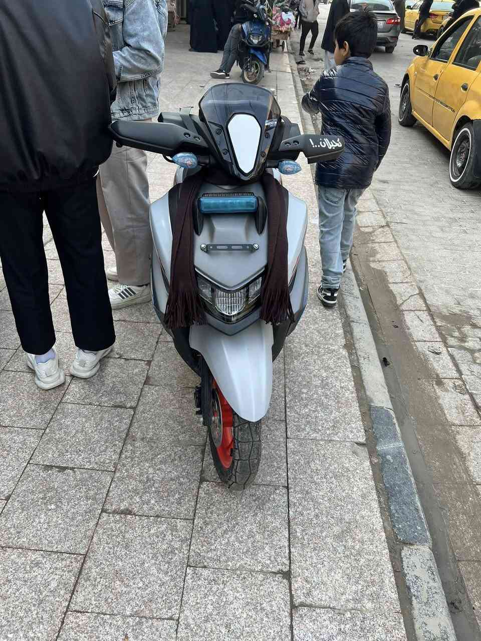 مكفولة كفاله عامه  25 درع خلفي.  واقيات دواسه مسويلهة بيبي اف  نضافة فول دراجه زيرو مامشية تجي تفحص اذا مو احسن دهن وبانزين محسن مرجوع  بيهة دبل شارة احمر سعرهة 2300 
غير هاذ سعر لاتتصل ولاتعامل دراجه نضيفة كلش ***********
