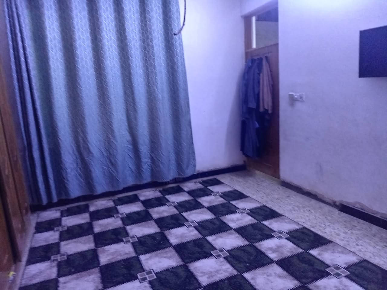 اسلام عليكم ورحمة الله وبركاته

يسر مكتب المحمود للعقار 🏡🏡🏡

عن توفر دار سكن للبيع في منطقة الدوانم

طابقين ٤ نوم __مطبخ __حولي كبير __

صاله كبيره __٣حمامات 

مساحة العقار ٢٥٠ متر __جبهه ١٠ الاربع

يرهم البيع نصف العقار او كل العقار

السعر ١٨٠ مليون مع المجال

موقع الدار قرب جامع الفردوس

عل شارع لعام مباشرة
مكتب المحمود للعقار يرحب بكم

ابو حسين *********** بي واتساب
