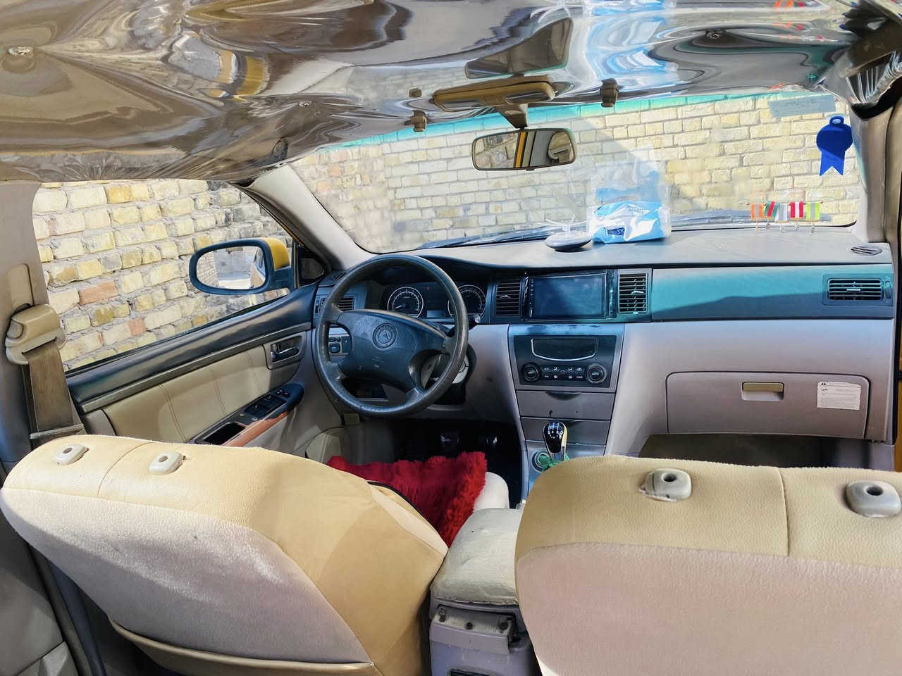 سلام عليكم جيلي موبل موديل 2012 مكينه كورلا 1800 كير عادي 
تخم تاير وشاشه وتدفى وتبريد 
ويل عادي  سنويه ل27  هيئه وغرمات مصفر سياره باسمي  السعر 50 وبيه مجال. العنوان كوت استفسار اكثر مراسله او تصال ع رقم ***********
