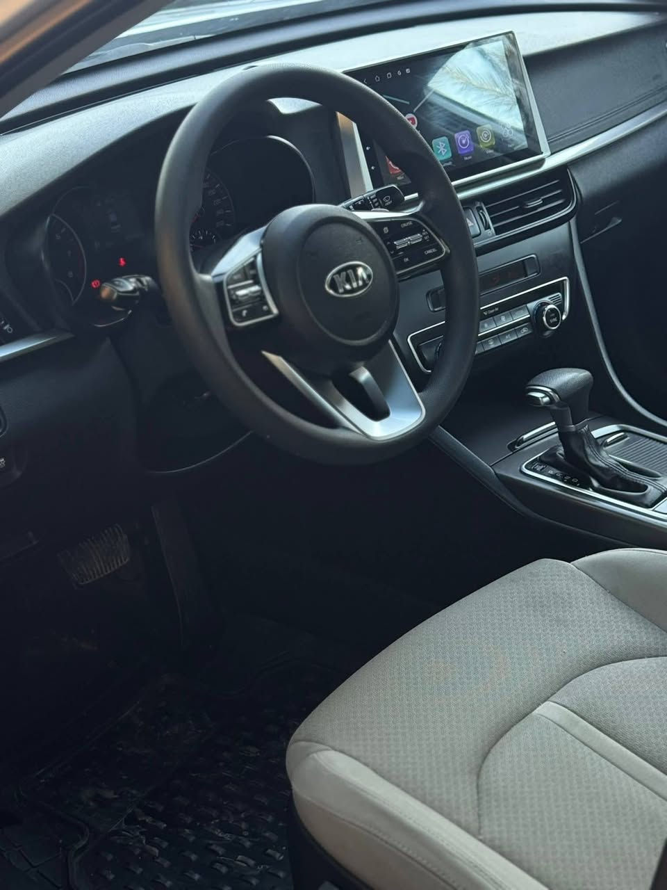 اوبتيما خليجي2020 للبيع او مراوس بتوكسان رقم اربيل انكليزي جديد مكفوله 
محرك 2400
ماشيه 68الف 
سعرها 189 ورقه 
مكانها ديوانيه
***********
جاهزه من كل الامور 
حداديه 
تخم تاير 
محرك 
تبريد خلفي 
لدات 
حساسات 
كامره وشاشه
ولكب كروم
