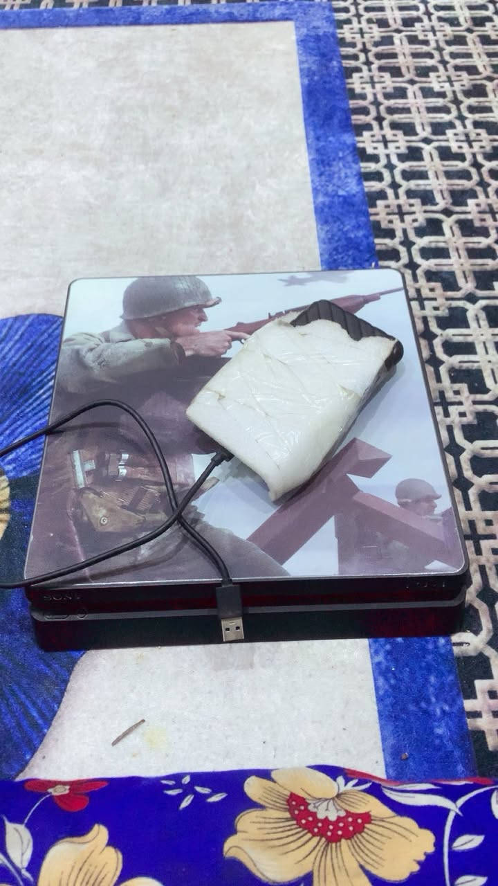 سلام عليكم  ابلي فور سلم للبيع 
مهكر تهكير 9بدون فلاش  معه يو بي اس 
معه يدتين معه هارد بي ٣٠ لعبه قويات 
المكان بغداد المدينه 
السعر خاص


**إذا كنت صاحب هذا الإعلان وتريد حذفه لأي سبب، رجاءا أرسل رسالة إلى الدعم الفني**