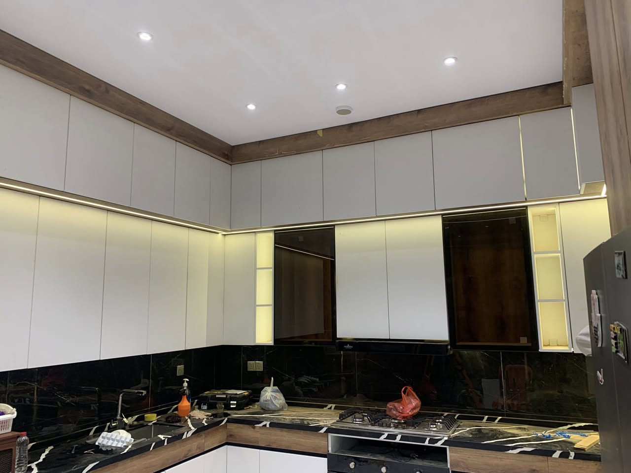 الوتد للديكور والمطابخ تفصال جميع الديكورات والمطابخ وغرف النوم ***********
