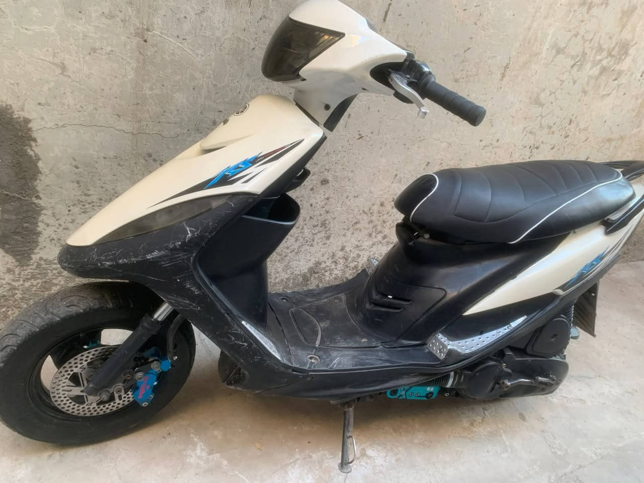 سلام عليكم ماكس عدله للبيع مزوده شلعه معدل كتاله اذا مو معدل يعبر 120رجعهة بيهة عقل رياضي صالنصه رياضي بوشه 55حفر كلشي مناقصهة الدراجه سلف هندر دراجه جديده مال رمبه ماخذه 
سعره 650 وبيه شويه مجال 
  مكاني بغداد حي الجامعه 
***********
