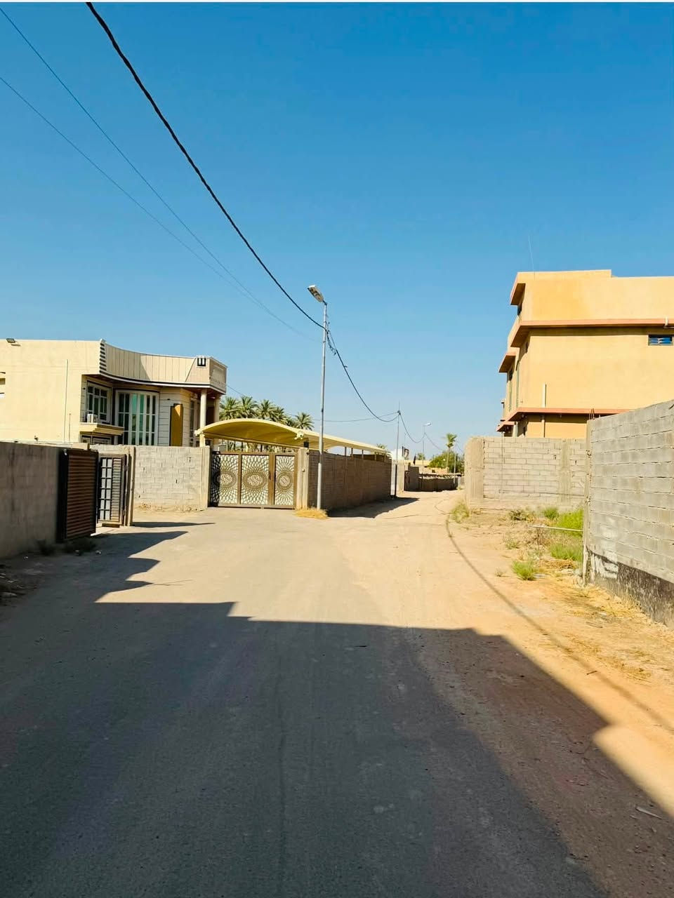 السلام عليكم 
للبيع  قطع اراضي  زراعية تحويل مباشر  سند 25 كافة الخدمات بأسمي في منطقة البوحمير تبعد عن الشارع العام ٢٠٠ متر وقطة مساحتها ٨٨٠ متر واجهة ٢٠ ونزال ٤٤ وقطعة ١٥٠٠ متر واجهة ٤٣ ونزال ٣٥ متر للاستفسار اكثر  الاتصال على الرقم ***********

