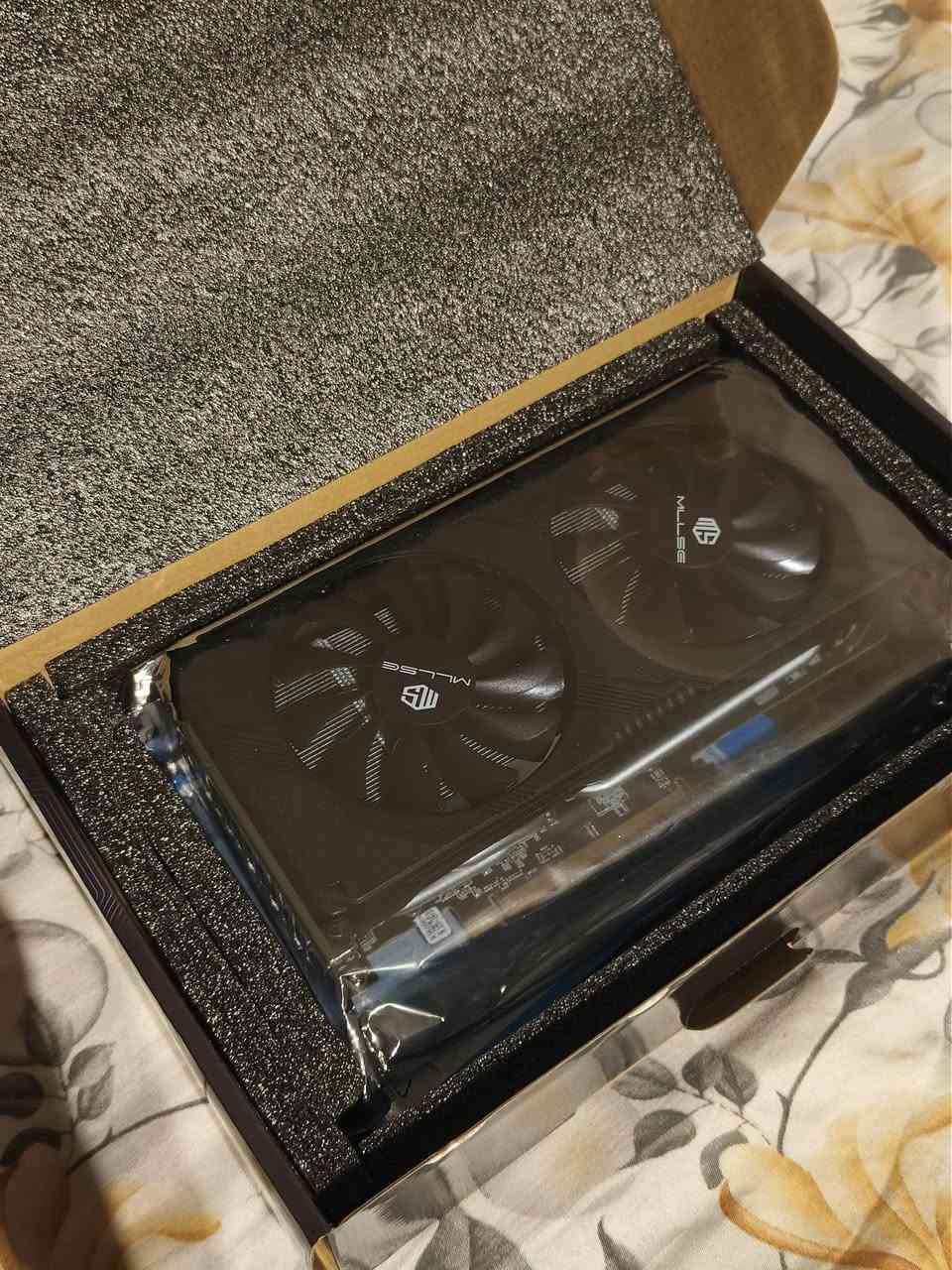 Mllse RX 5700XT
كارت نظيف جدا شغال و ضمان فحص يوم كامل 
السعر ٢٣٠ الف


**إذا كنت صاحب هذا الإعلان وتريد حذفه لأي سبب، رجاءا أرسل رسالة إلى الدعم الفني**